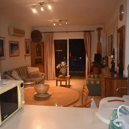 Sirena Sunrise 125 公寓 Paphos